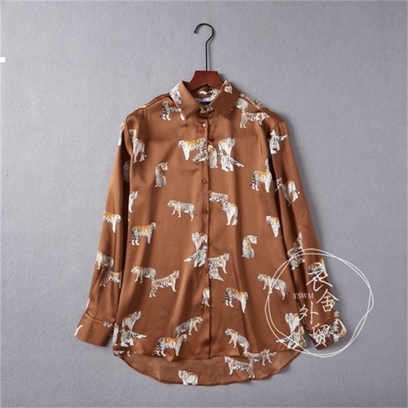 

Female 2021 New Leopard Autumn Printed Shoulder Long Sleeve Straight Satin Shirt Woman Fyxa S13L, Dark brown.