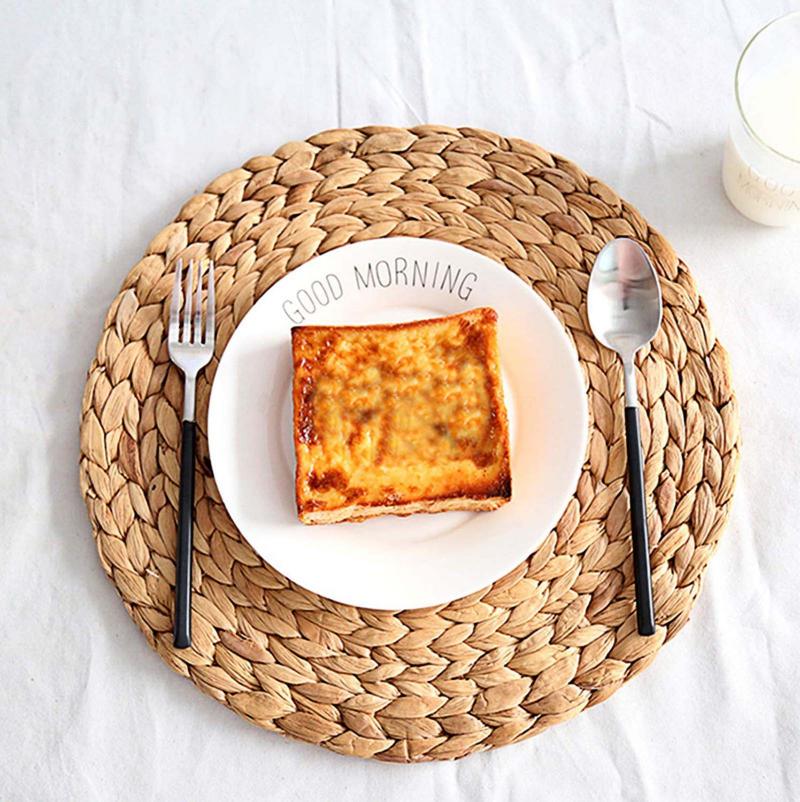 

6 Pcs Natural Weave Placemat Round Braided Rattan Tablemats Corn Straw Heat Resistant Non-Slip Braided Dining Table Mats