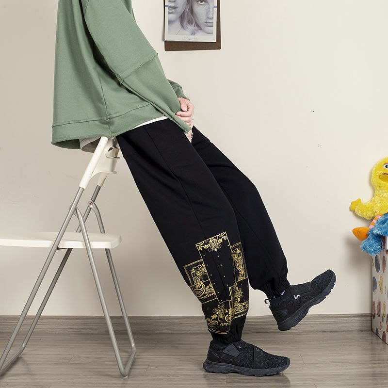 

Spring 2021 Trousers and New Winter Printed Elastic Waistline Drop Sports Pants Youth Male 6AXR, Black gold.