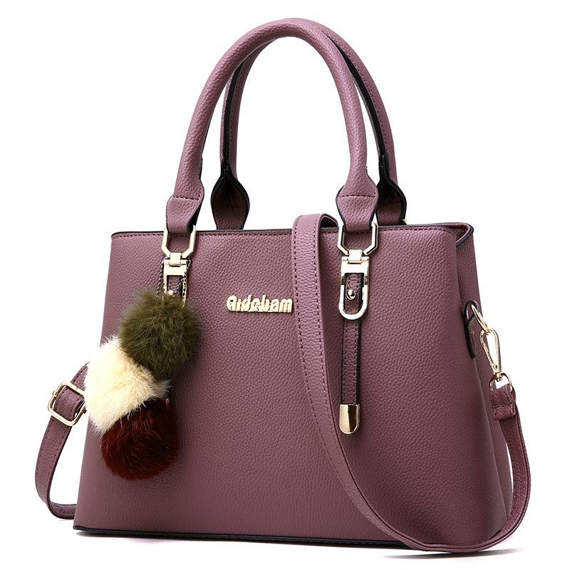 

New soft leather simple handbag in autumn and winter 2020