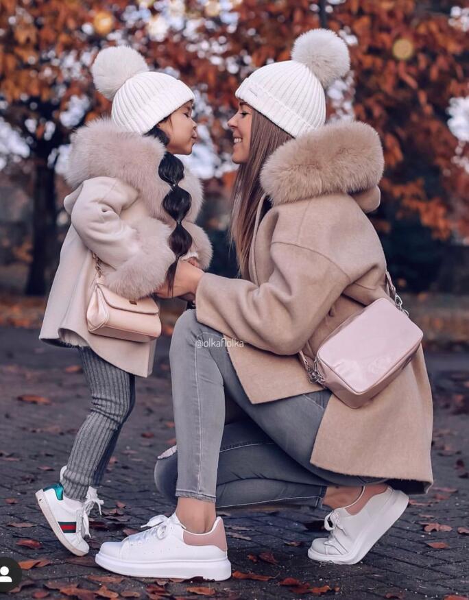 

Style Long Korean Winter Cashmere Coat with Real Fox Fur Trim Warm Hood Thicken Large Pockets Female Wool Outwear Ip5x, Beige