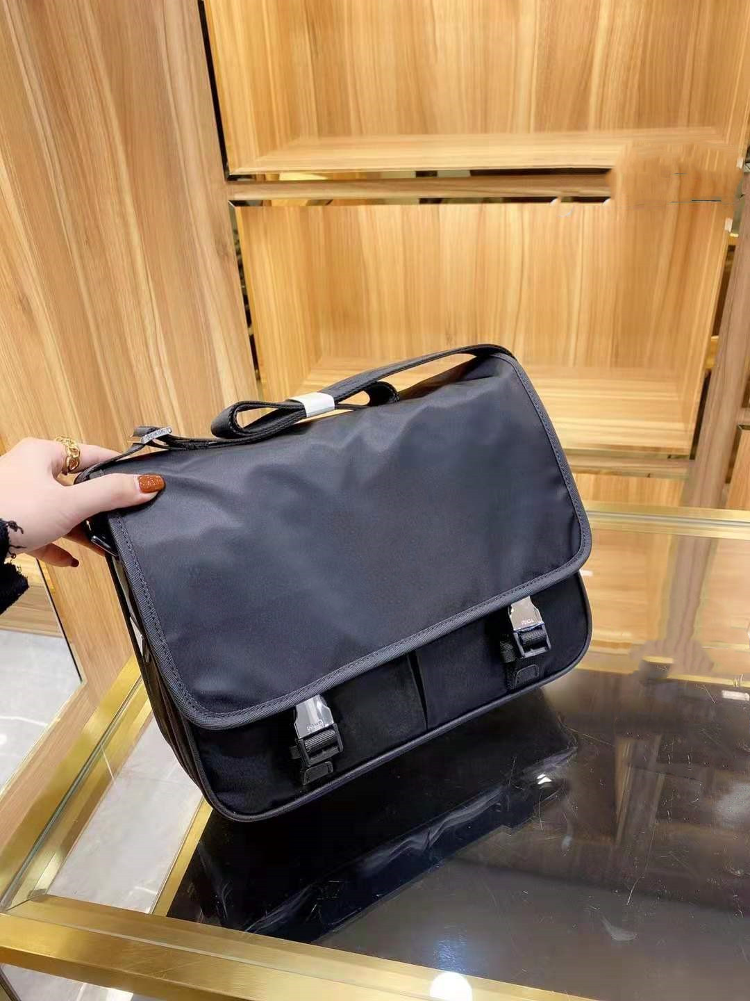 

ysiykiy Wholesale new Tarpaulin men bags messenger classic cross body satchel waterproof shoulderbag parachute fabric briefcase purse, Black s size