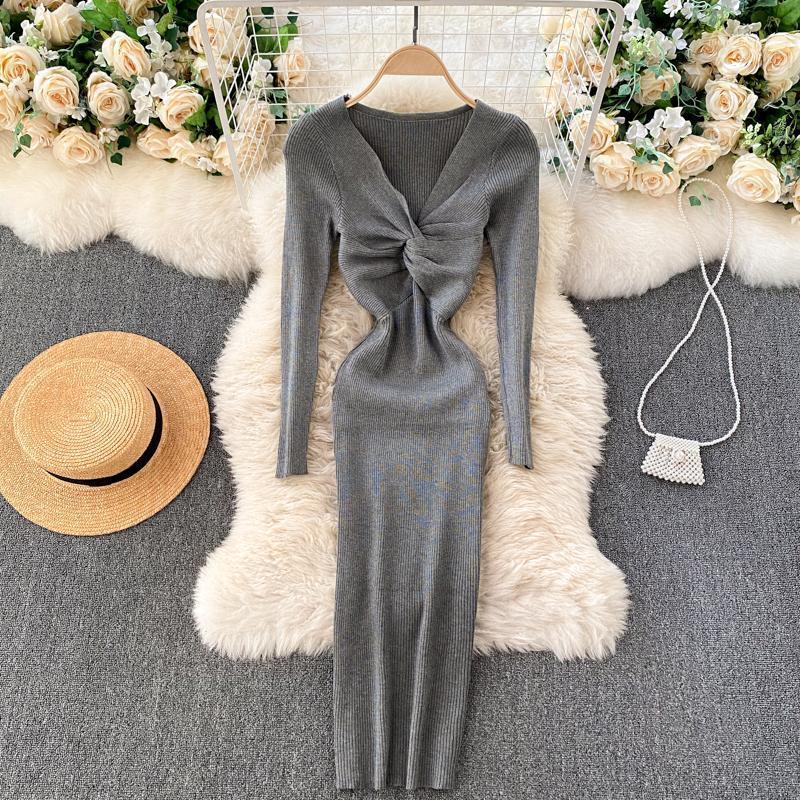 

Knitted Sweater Dress 2021 New Fashion Women Autumn and Winter V Neck Long Sleeve Twisting Sexy Package Hip Vestidos Q7011, Black