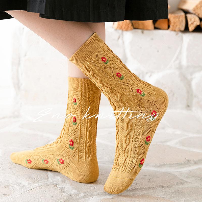 

2020 Fashion Women Socks Autumn Winter Flower Socks Girls Preppy Style Printed Breathable Cute Casual Cotton Lady Retro, Black