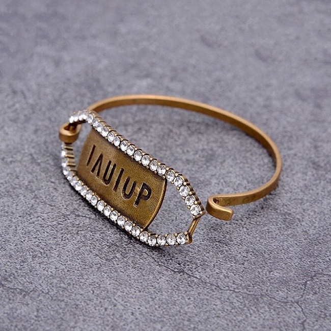 

hot sale Fashion jewelry Love Bracelt Women dog tag Bangle with diamond Letter Stamps brass material Designer Bracelets pearl, Black