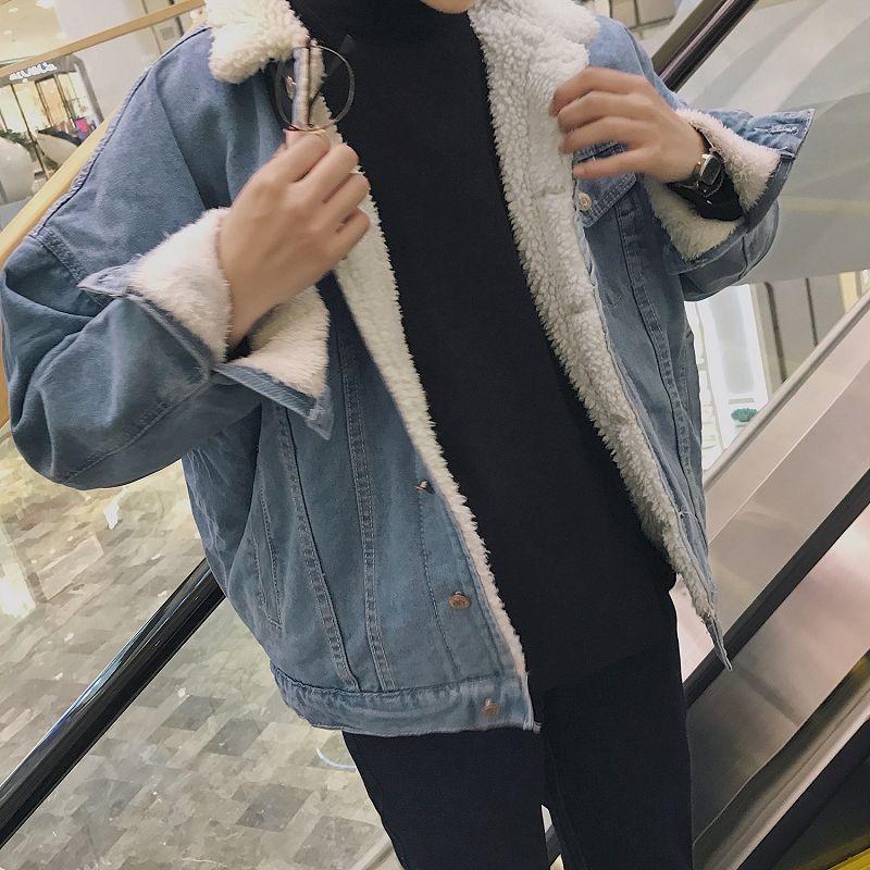 

Men Plus Velvet Denim Jacket Winter New Trend Korean Loose Fashion Thick Warm lapel Casual cozy Coat Lamb hair Buttons pocket, Black