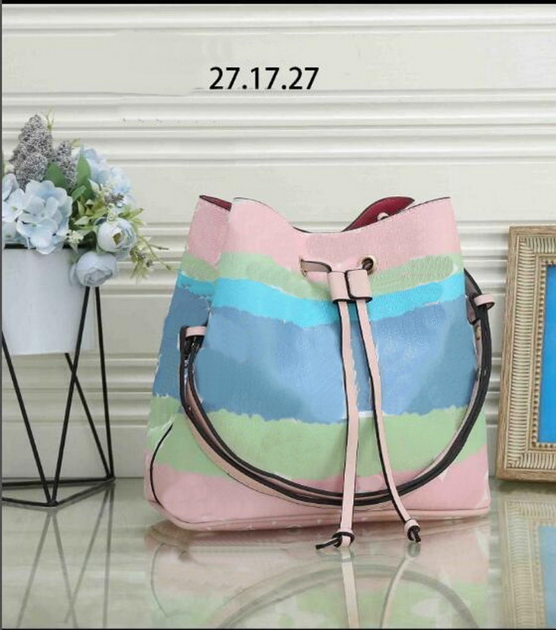 

2022 bag NEW Handbag Women Handbags Crossbody Soho Bag Disco ShoulderBag Fringed Messenger Bags Drawstring, 27x17x27 cm