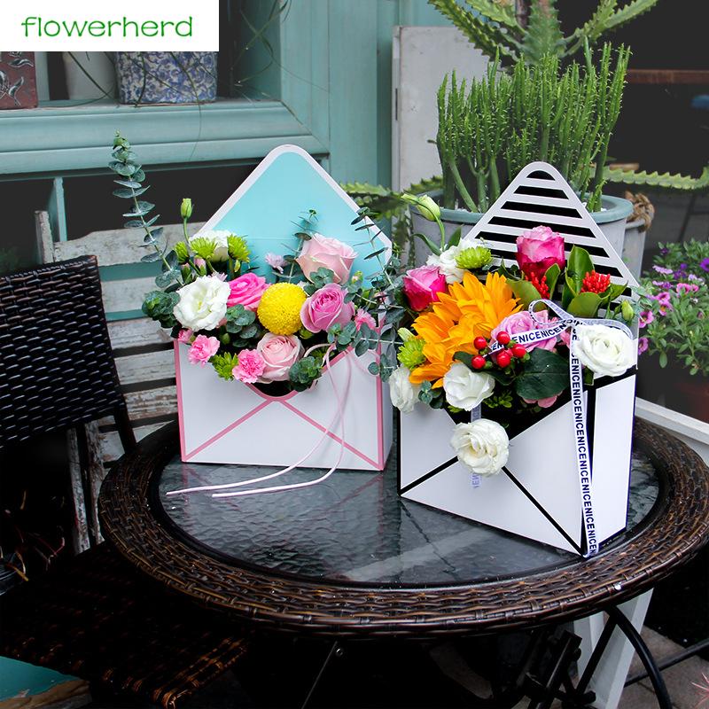 

2PCS 23.5cm x 8cm x 17cm Creative Envelope Fold Flower Box Flowers Wrapping Gift Box Flower Packaging Home Decoration