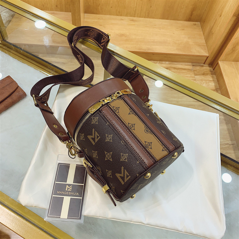 

Wholesale ladies shoulder bags with high quality cylinder shaped fashion bucket bag sweet and lovely printed leather handbag elegant scarves women backpacks, Brown2-8210