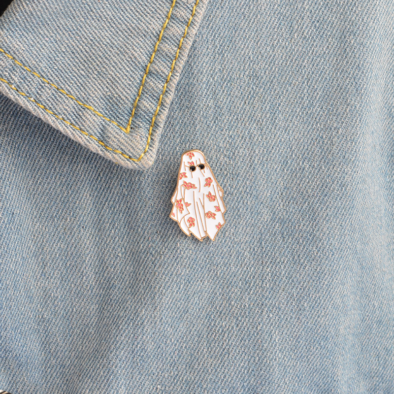

Cartoon Halloween enamel pin Ghost flower robe pins badge Brooch Denim coat Pin Buckle Shirt Badge Gift for men women, Mixed colors