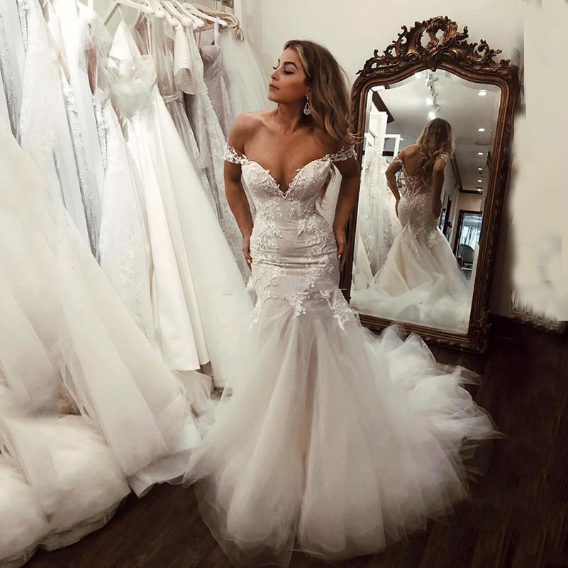

Off Shoulder Lace Mermaid Wedding Dresses 2021 with Appliques Backless Sweep Train Tulle Bridal Gowns Plus Size, White