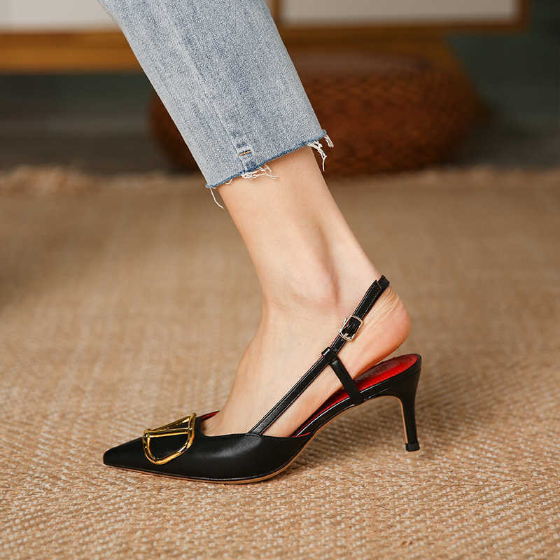 

Small Size Summer V Home Closed Toe Sandals Female Temperament Black V-Collar Buckle Pointed Mid Heel Stiletto High Shoes, Black (6cm)