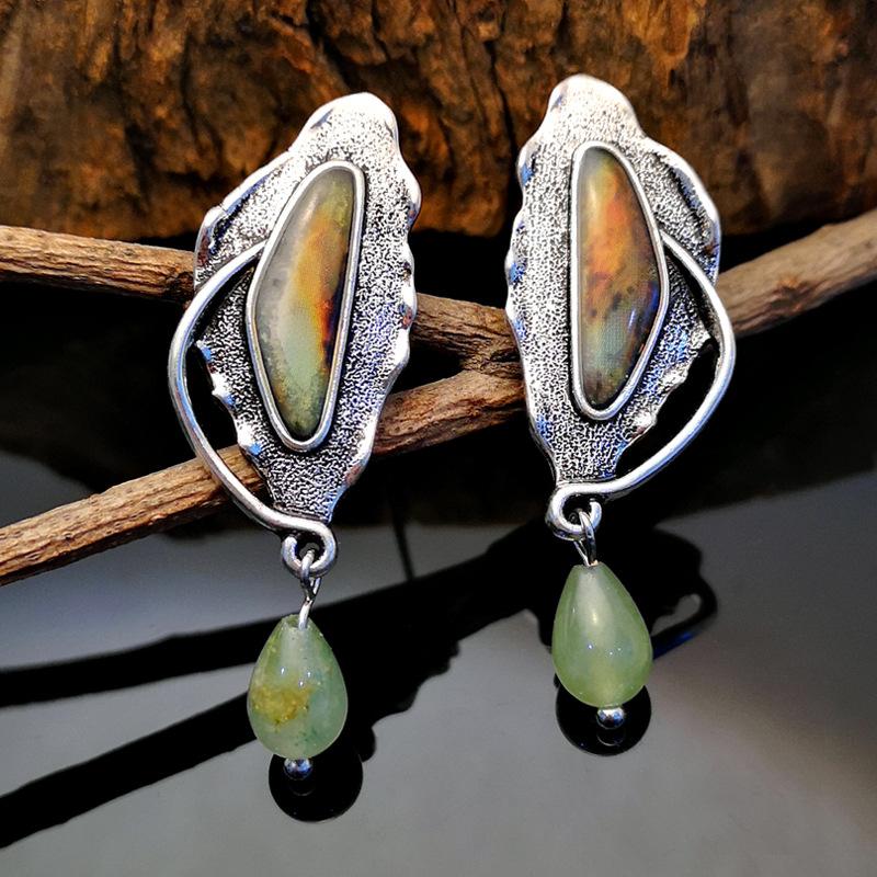 

Vintage Leaves Green Resin Stone Teardop Earrings Ethnic Jewelry Tribal Antique Silver Color Drop Dangle Earrings Women Gift