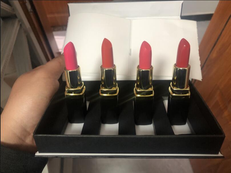 

2020 Famous 4pcs set Lip Makeup Set Matte Lipstick 4color lip sticks make up cosmetic 4pcs set