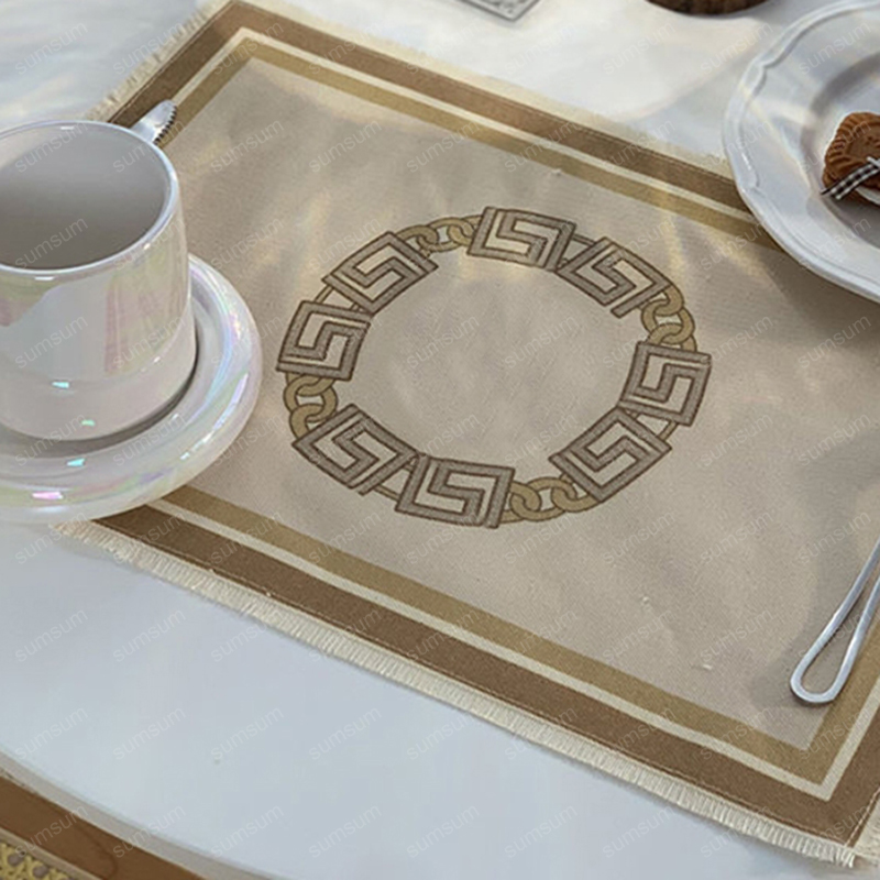 

43x29cm Retro Cotton And Linen Restaurant Table Mat Luxurys Designers Cloth Imitation Water Decorative Mat Antifouling Portrait Tablecloth D2111231Z, Free