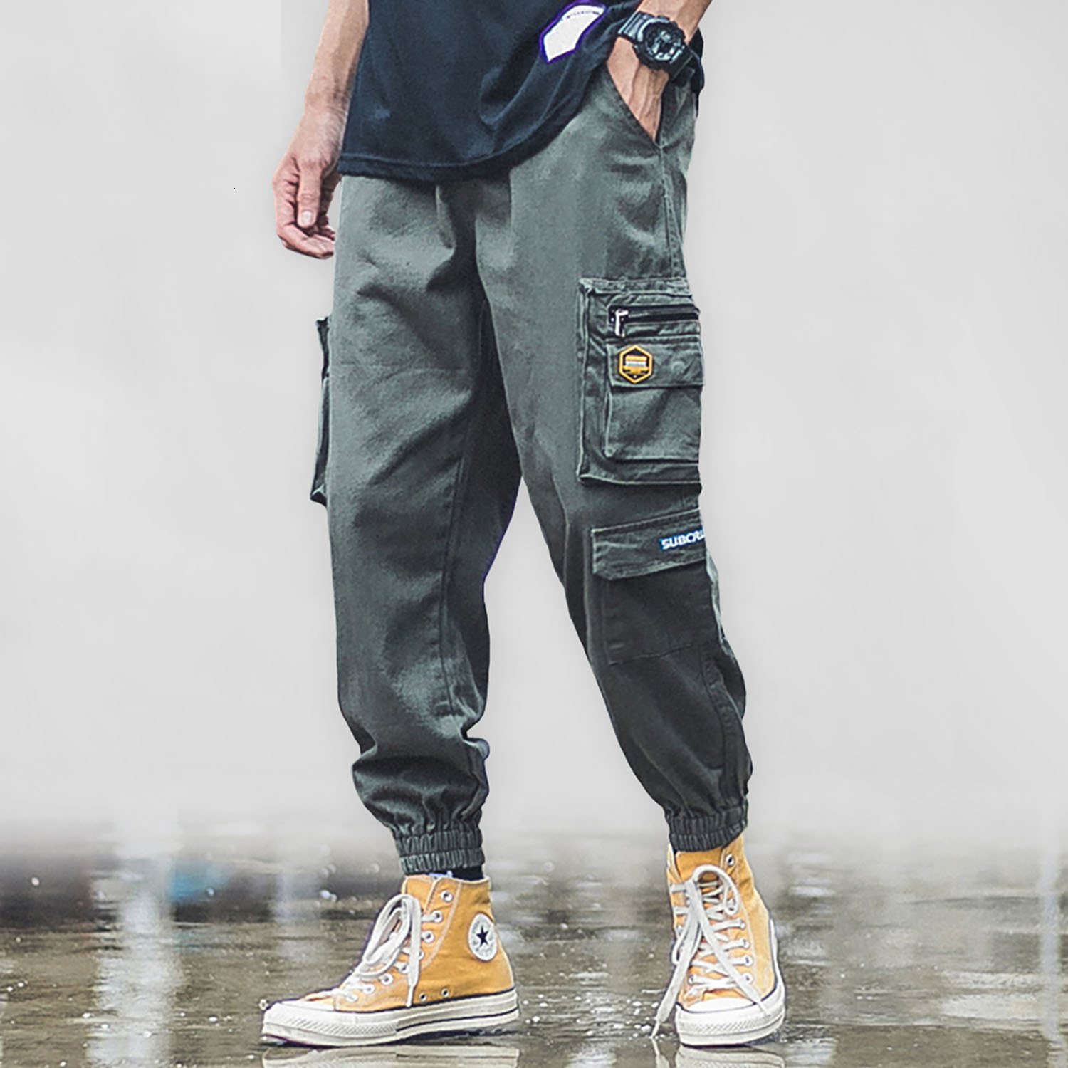 

2021 New Famous Street Style Wearing Multi Pocket Model Hip Hop Running Halako Pants for Men Fcdz, Green
