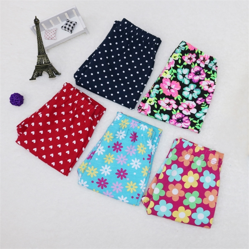 

2020 new arrival baby girls knee length pants toddler capris children summer thin legging cotton kids clothes Infant clothing LJ201019, Beige