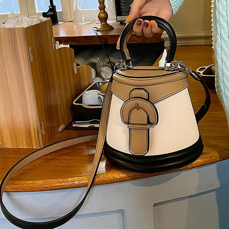 

Retro Irregular Women Small Square Bag Hit Color Stitching Female Handbag Niche Design Shoulder Bag Ladies Crossbody Purses, Black