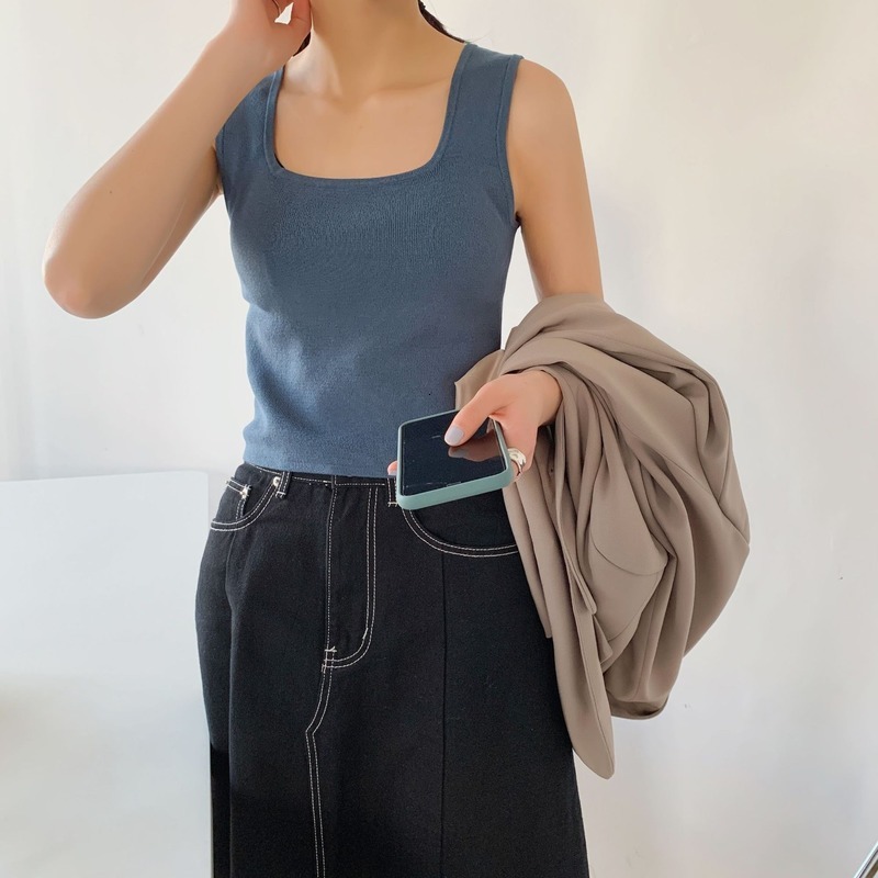 

2021 New style in summer thin French square collar with no outer sleeves and short mesh waistcoat for women MC52, White clouds.