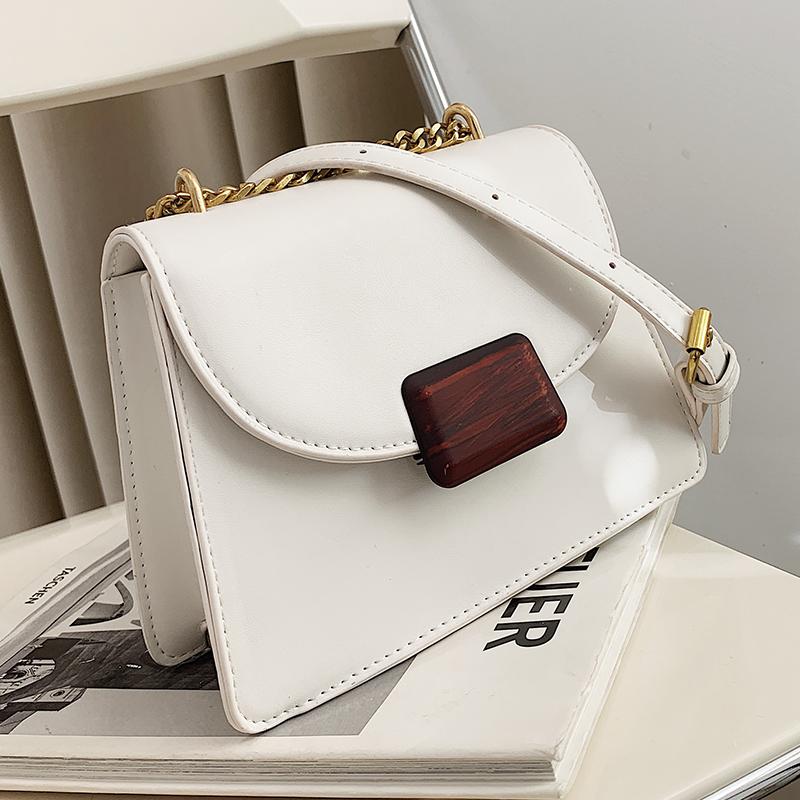 

Retro saddle Leather Crossbody Chain For Women 2021 Travel Handbag Fashion Simple Shoulder Messenger Bag Ladies Cross Body Bag, Black