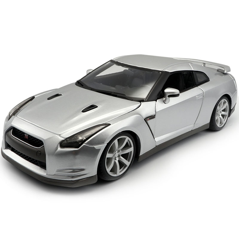 

Bburago 1:18 2009 GT-R Sports Car Static Simulation Die-casting Alloy Model Car Gift Collection Toy Gift