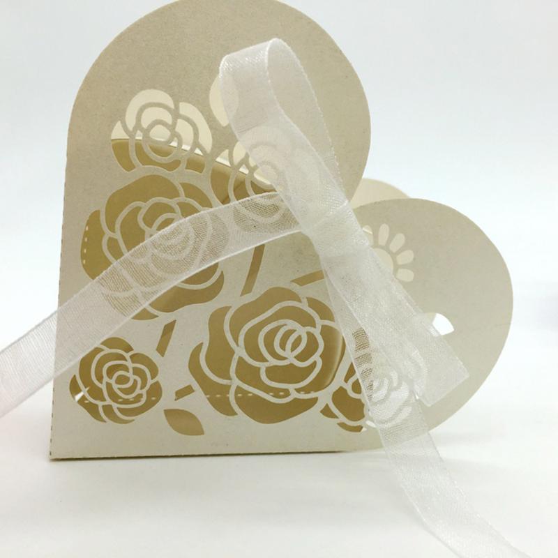 

20pcs Mini Laser Cut Wedding Heart Shape Candy Box DIY Carved Rpse Candy Cookie Gift Box Wedding Party Decoration Supply