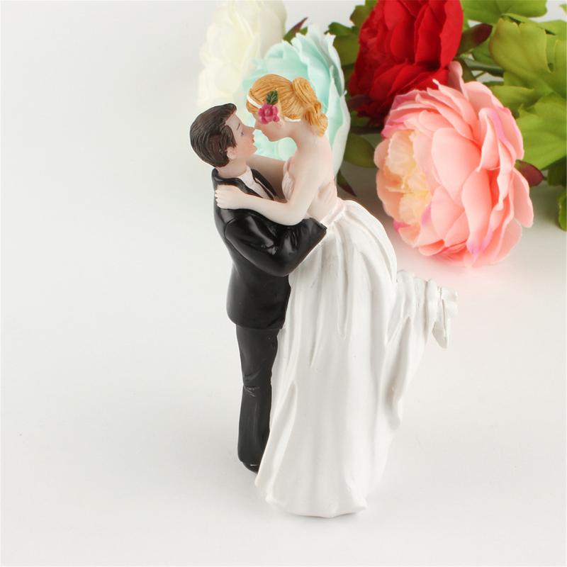 

Fashion Bridegroom Bride Wedding Small Statue Micro Crafts Ornament Miniatures DIY Home Garden Wedding Party Cake Decor,1Piece
