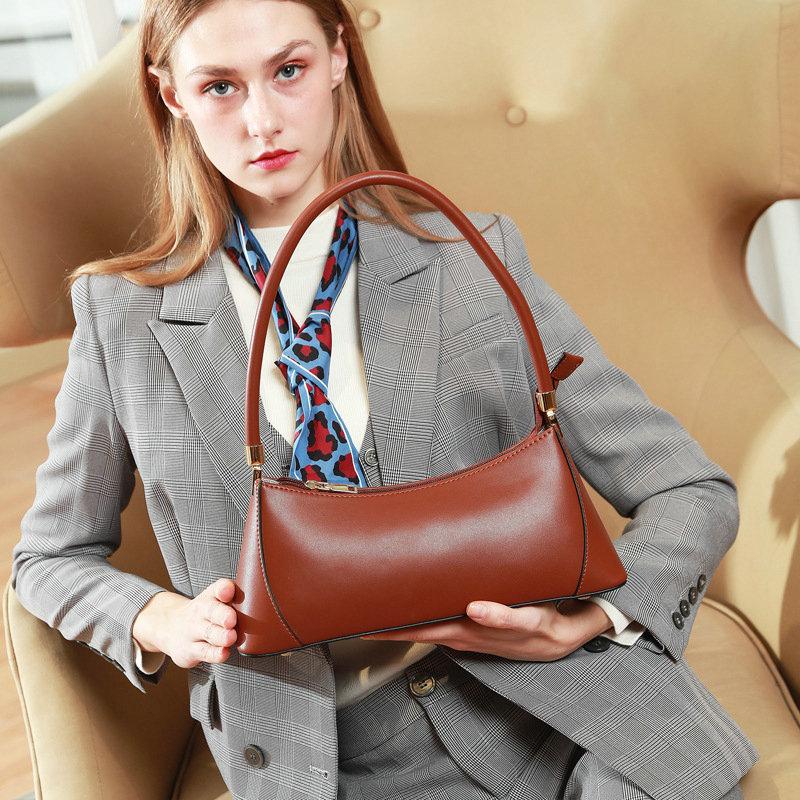 

2020 New Real Cowhide Handbag Niche Design Retro Armpit Bag Female Single Shoulder Baguette Bag, Black