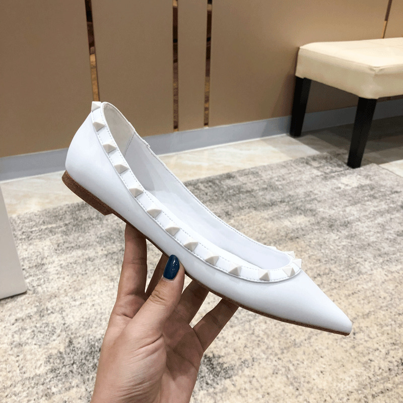 

Spring and autumn 2020 new style royal leather rivet flat v white wedding shoes size 34-43 without box RSVD, Matte