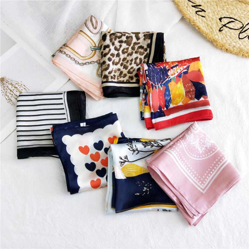 

53x53cm 2020 New Leopard Print Small Square Satin Scarf for Hair Neckerchief Bag Scarf Bandanas for Women Foulard Cheveux Femme