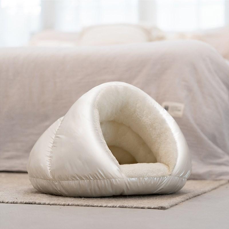 

Soft Comfortable Croissant Cat Nest Winter Warm Cat Mats Semi-enclosed Beds Waterproof Fabric Small Dog Beds Dog Nest