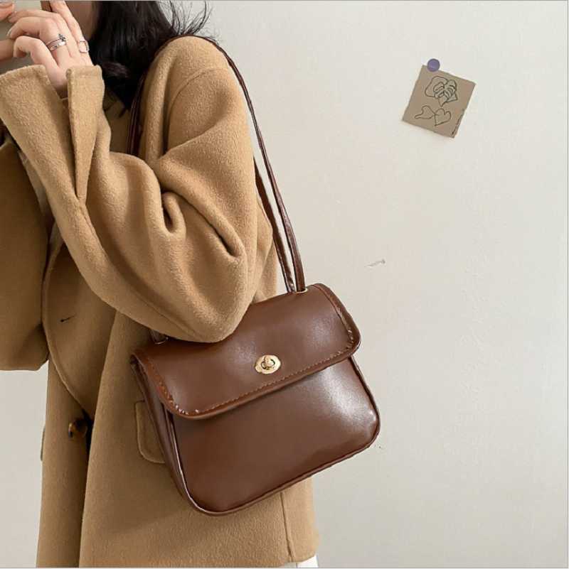 

Casual Totes Bags Women Large Capacity Handbags Ladies PU Shoulder Messenger Bag Female Retro Daily Totes Lady Elegant Handbags, Black