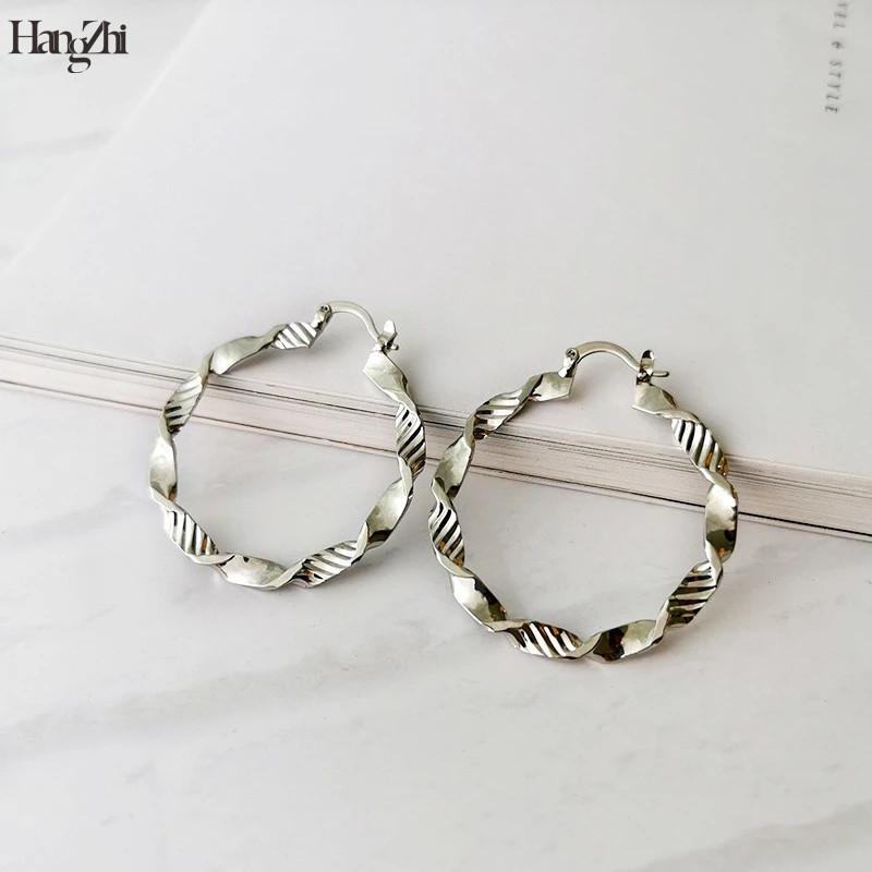 

South Korea Twisted Winding New Wave Side Twist Geometric Niche Designer INS Minimalist Creative Circle Women Earrings Jewelry