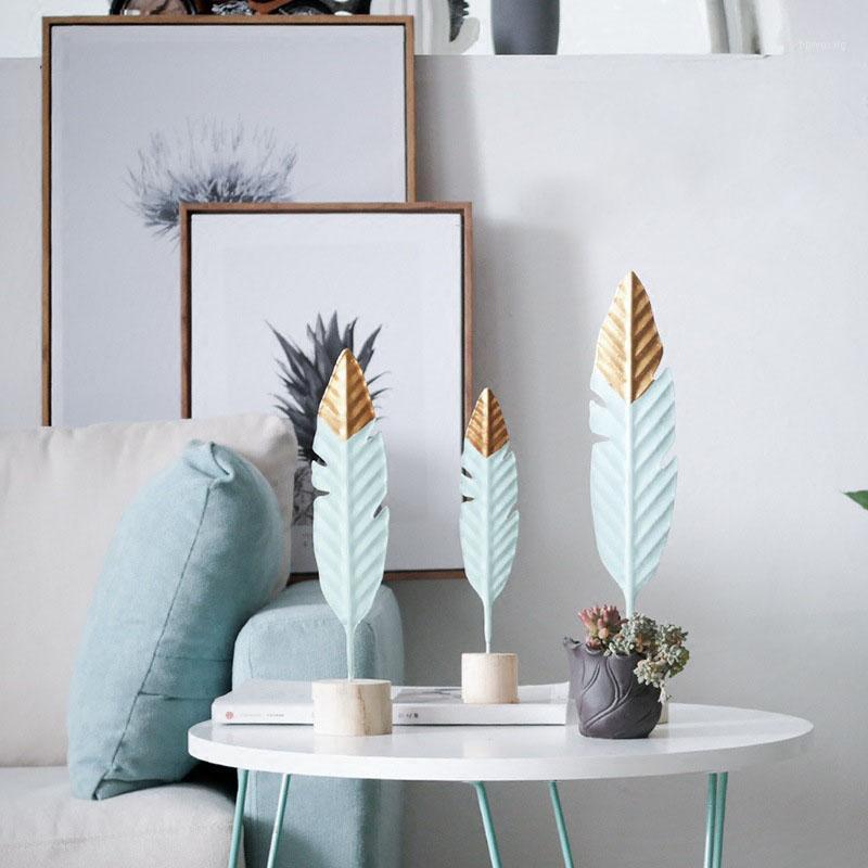 

Modern Feather Wooden Decorations Table Fairy Garden Miniature Figurines Fashion Flamingo Home Decoration Accessories Christmas1