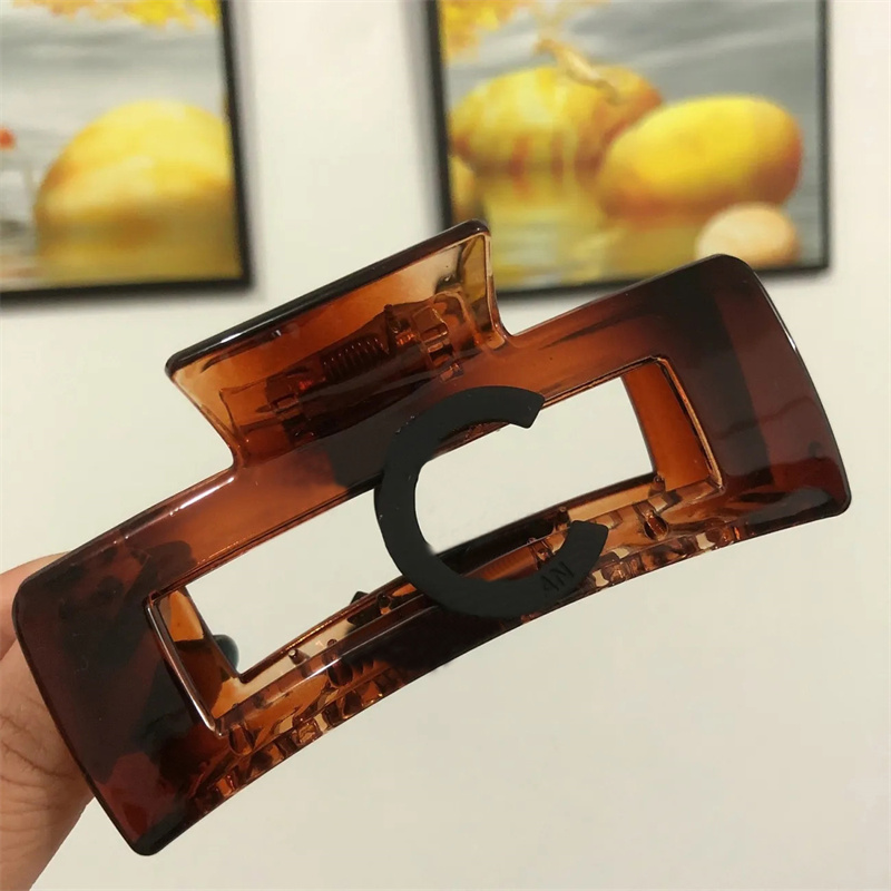 

2022 Fashion Womens Hairpin Designer Hair Clips Claws Big Square Crabs Clip Leopard Grain Plugs For Women Hair Accessories 11 Colors