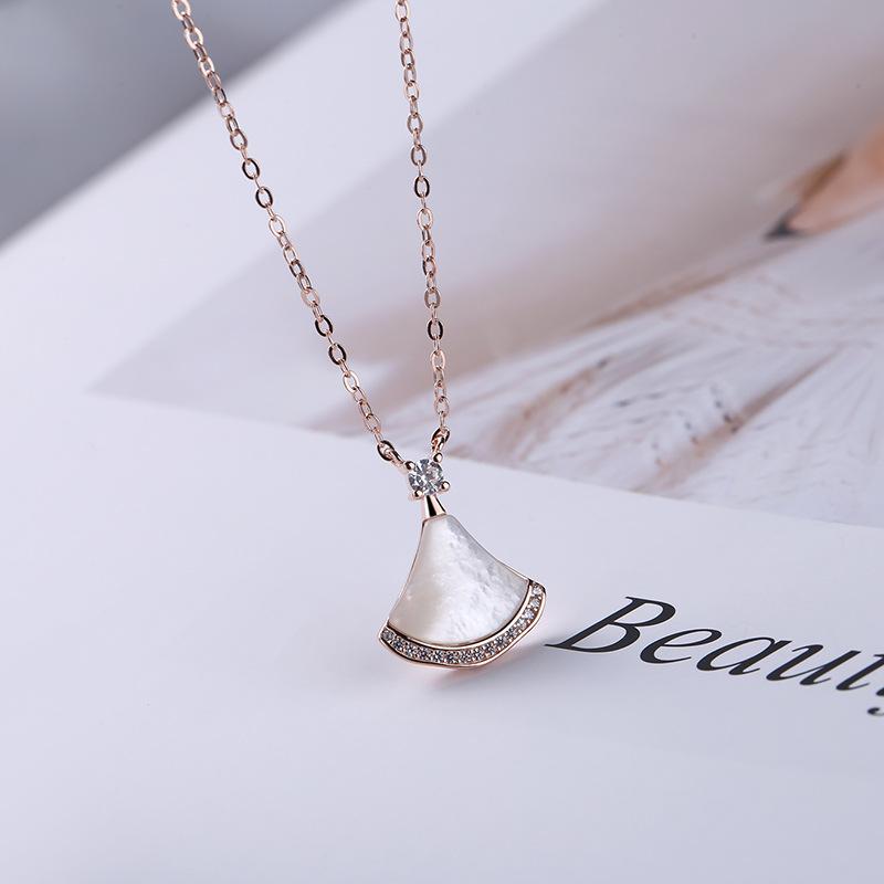 

FUN-BEAUTY S925 Sterling Silver Jewelry Creative Personality Cute Small Skirt Necklace Fashion New Fan-shaped Clavicle Chain