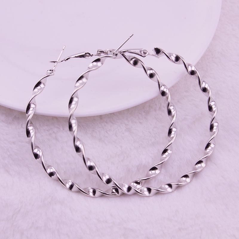 

Fashion Hoop Earrings For Women High Quality Brincos Jewelry Silver Color Earrings Fashion