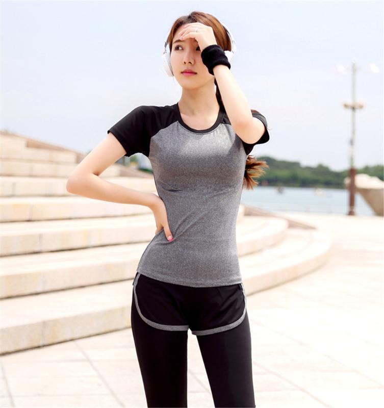 

Yoga Tops Quick Dry Sportswear Running Women Elastic Gym Clothes Black and Gray Stitching Female Short T-shirt1