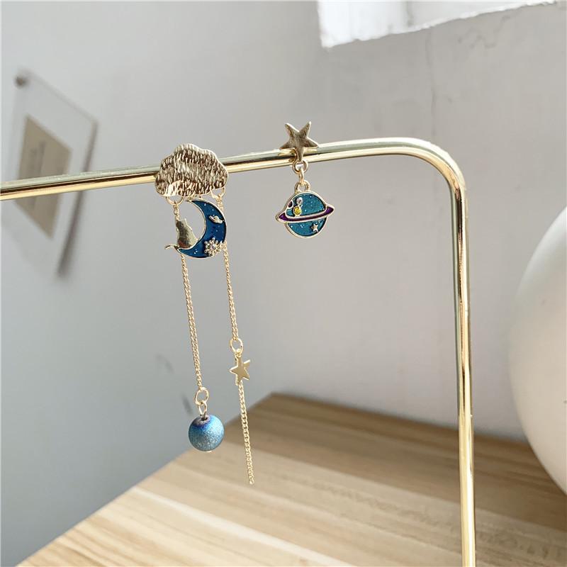 

Stud Clouds Moon Cat Star Asymmetrical Earrings South Korean Temperament Girl