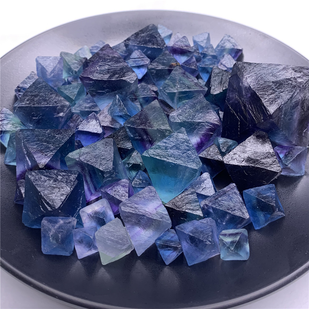 

1 Bag 100 g Natural Octagonal rhombus blue fluorite octahedron cube rainbow fluorite crystal Tumbled Stone