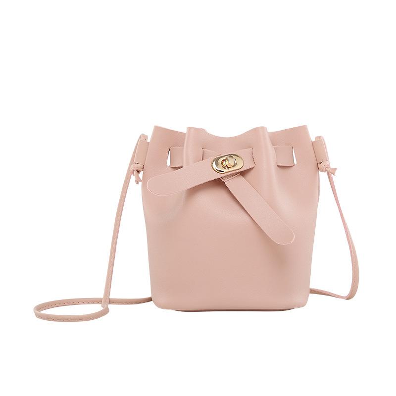 

Quality Design Crossbody Bags Women Shoulder Large Capacity Chain Bucket Handbags PU Women's Totes Shopping Bag Bolsa Feminina, Black