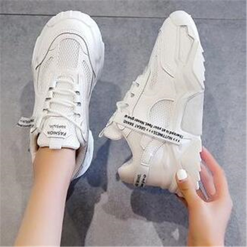 

Black Women's White Breathable Vulcan Woman Chunky Shoes MDW6