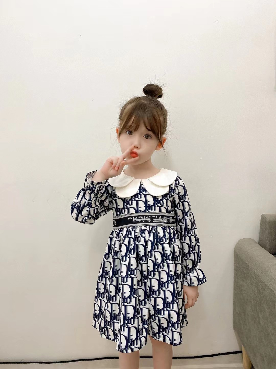 

Luxury Children letter printed Dress Designer Kids petals lapel long sleeve pleated Dresses 2021 autumn Girls princess Clothing A7685, Red;yellow