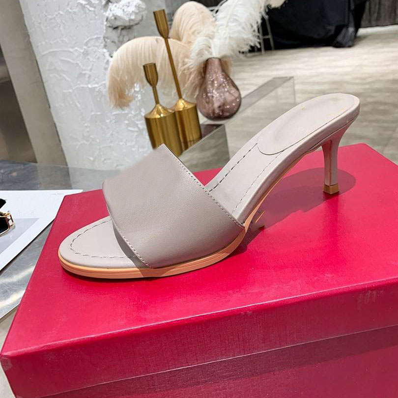 

hot sale Womens Slippers Scuffs Summer Sandals Beach Slide beautiful Girls Flip Flops Loafers Beautiful Embroidered with box top quality, Black