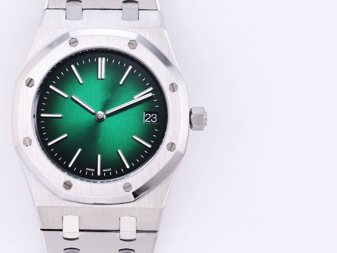 

JF 15202 watch 39 x 8.8mm, equipped Cal.2121 automatic sapphire crystal mirror with a fine steel case that is waterproof, As shown