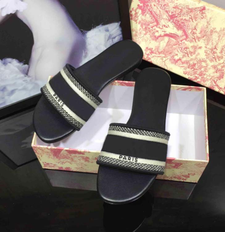 

High Quality Women Summer Rubber Sandals Beach Slide Fashion Scuffs Slippers Indoor Shoes Size EUR 35-41 With Box 03, Black