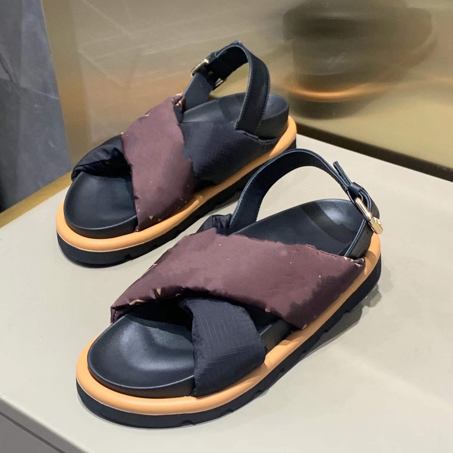 

2022 Classic Designer Slides Sandals for Women High Quality women shoes Summer sexy causal Outdoor Beach genuine leather buckle platform sandal 35-45 with box