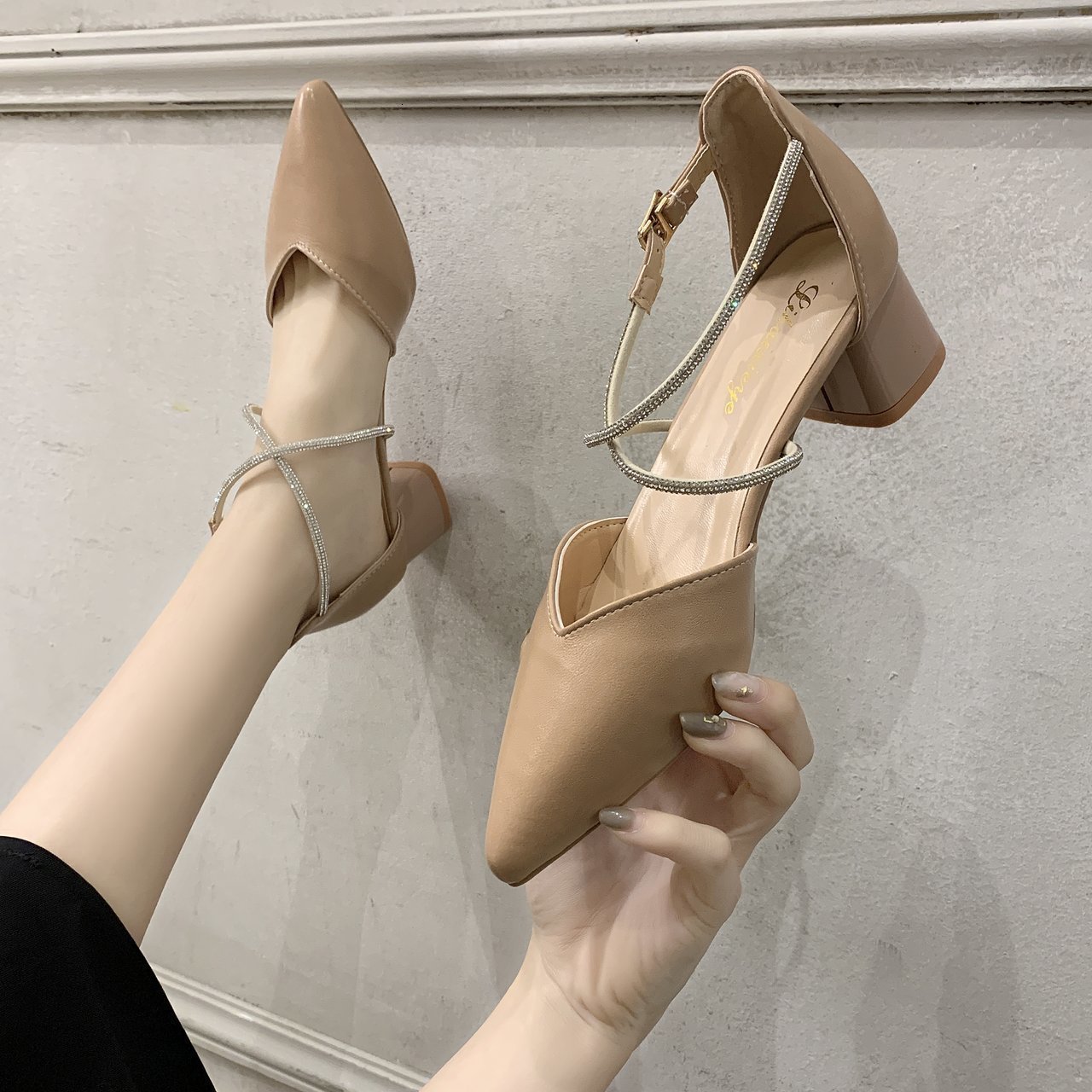 

2021 New Shiny Crystal Cross Strap Pumps Ladies Fashion Pointed Toe Square Heels Women Elegant Banquet Office Shoes Woman Xseg, Pink