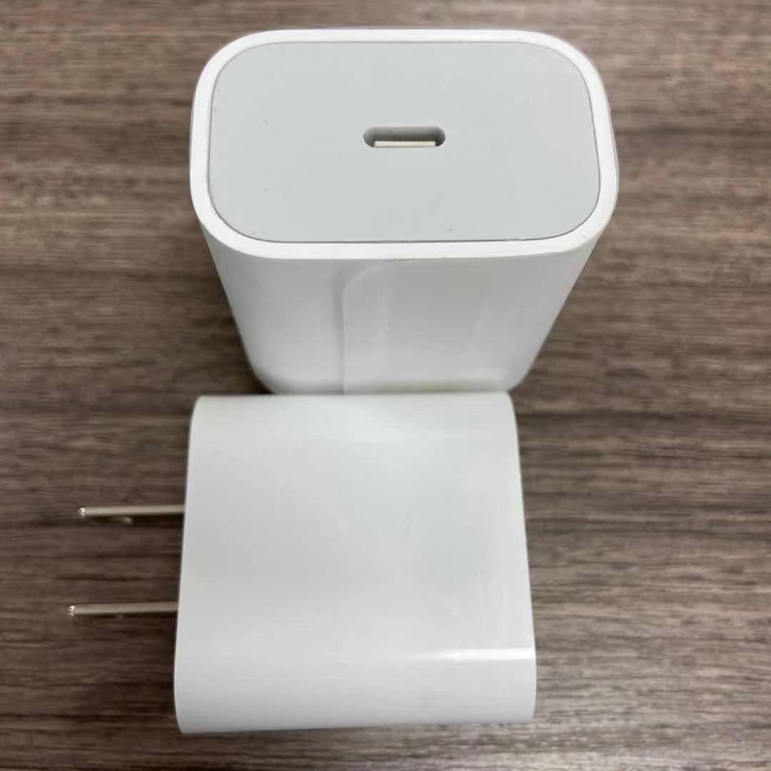 

18W 20w PD Fast Charger with USB-C Quick Charging Type C Home Power Adapter for X 12 11 Pro Max with Retail Box