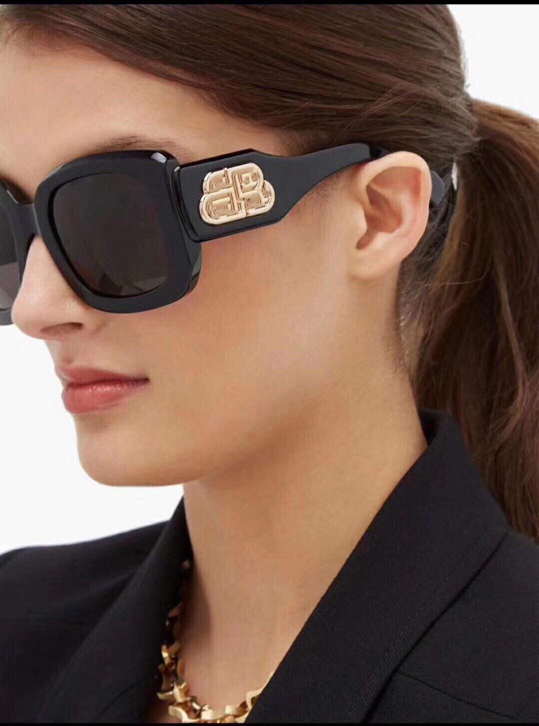 

2022 With Case Box WOMAN MEN SUNGLASSES WOMENS OVERSIZED SQUARE BLING Frame Sunglasses Bold Style glasses Luxury with original box and case B0069S